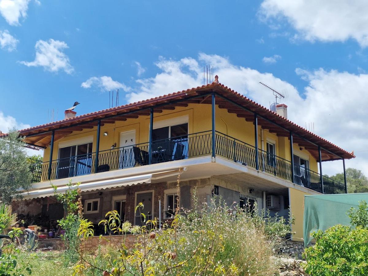 Grieks Vakantiehuis To Kalokairi Kougaiika ภายนอก รูปภาพ